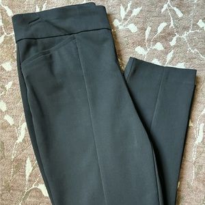 CHICOS 1.5 (10) Short So Slimming Black straight Pants. Inseam 28” front pockets